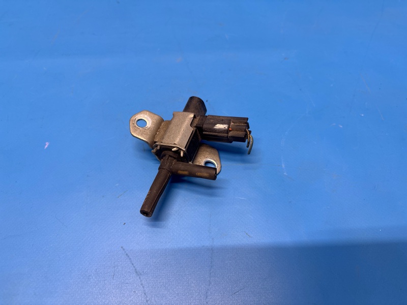 Запчасть вакуумный клапан MAZDA ATENZA GY3W L3 L80118741 контрактная Вакуумный клапан MAZDA ATENZA GY3W L3 L80118741 контрактная