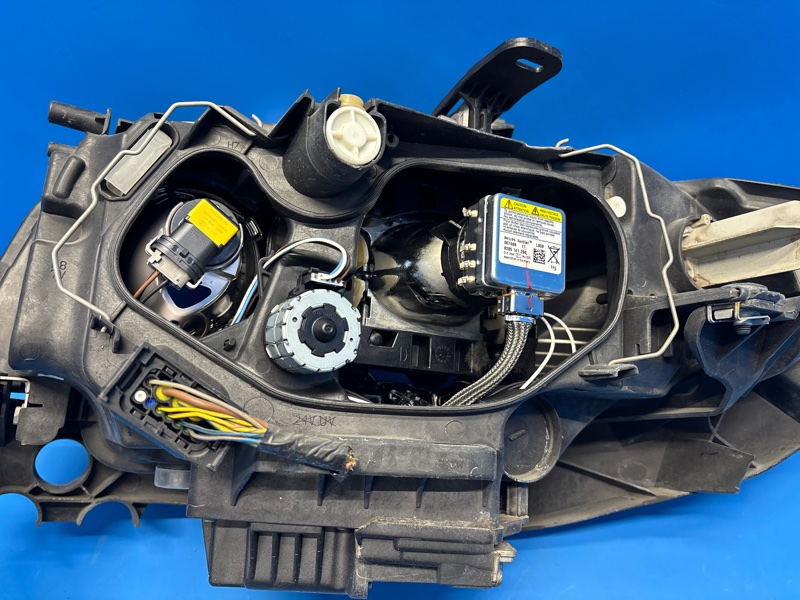 Фара правая 3-SERIES E90 N46B20