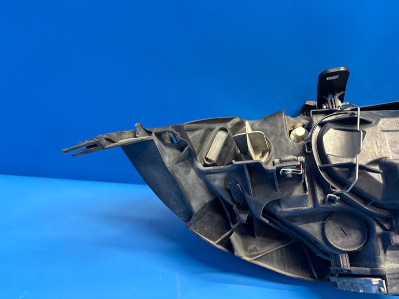 Фара левая 3-SERIES E90 N46B20