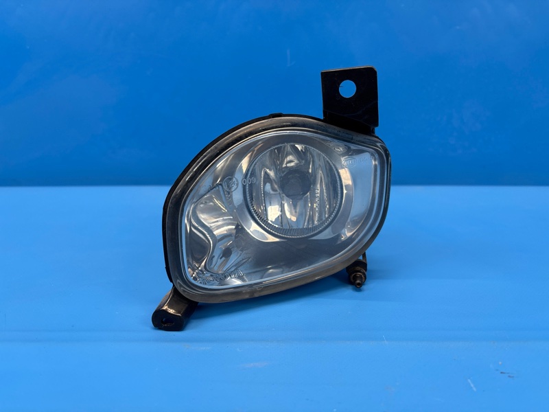 Фара противотуманная передняя левая TOYOTA AVENSIS AZT250 1AZFSE 81220-05060 контрактная