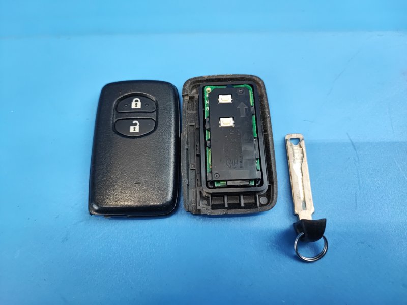 Смарт ключ (чип ключ) TOYOTA COROLLA AXIO NZE164 1NZFE Смарт ключ (чип ключ) TOYOTA COROLLA AXIO NZE164 1NZFE