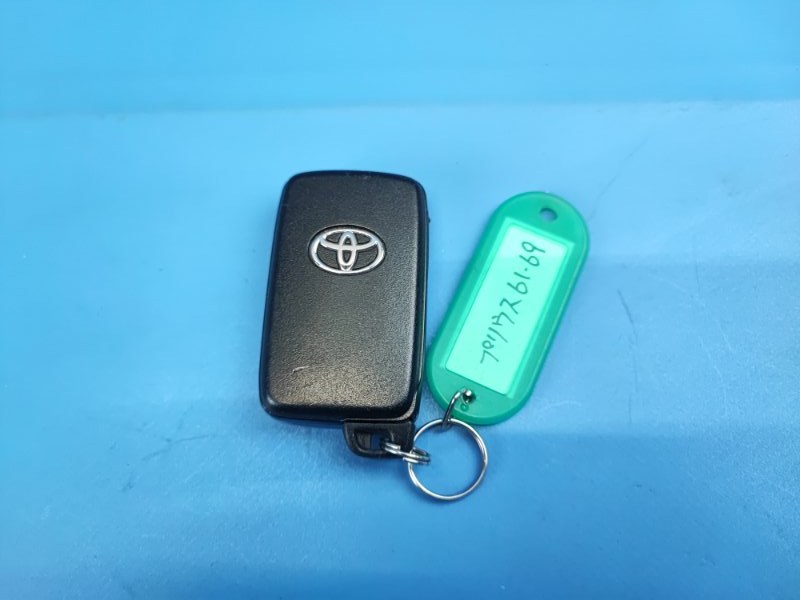 Смарт ключ (чип ключ) DAIHATSU Mebius ZVW41N 2ZRFXE 89904-47170 контрактная