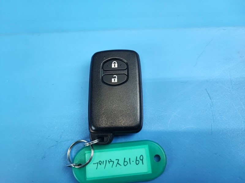Смарт ключ (чип ключ) Mebius ZVW41N 2ZRFXE