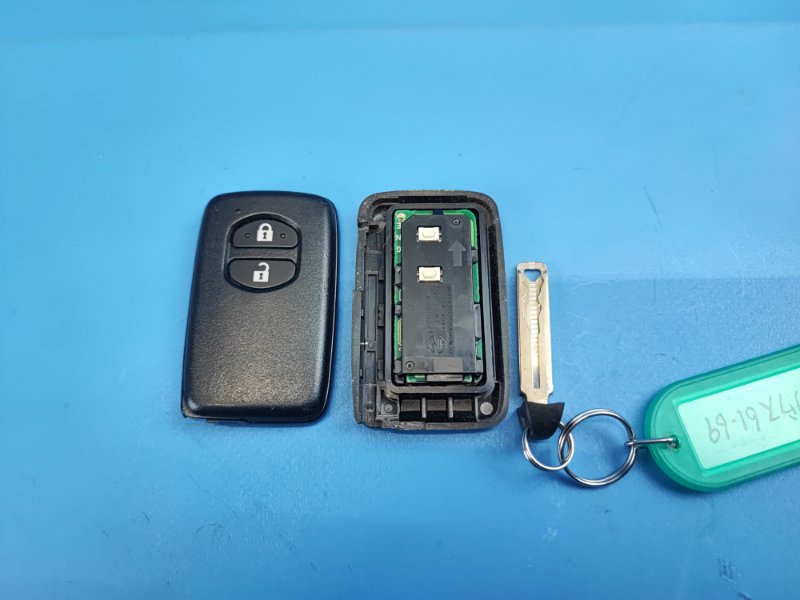 Смарт ключ (чип ключ) DAIHATSU Mebius ZVW41N 2ZRFXE