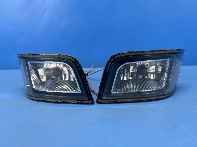 Фара противотуманная передняя TOYOTA OPA ZCT10 1ZZFE 81221-63010 контрактная