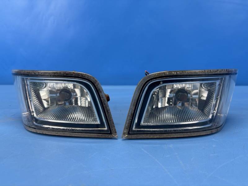 Фара противотуманная передняя TOYOTA OPA ZCT10 1ZZFE 81221-63010 контрактная