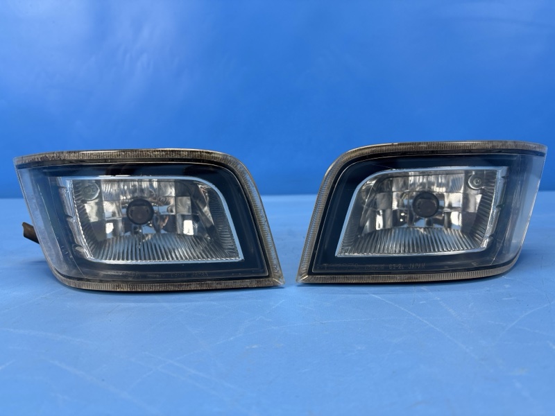 Фара противотуманная передняя TOYOTA OPA ZCT10 1ZZFE 81221-63010 контрактная