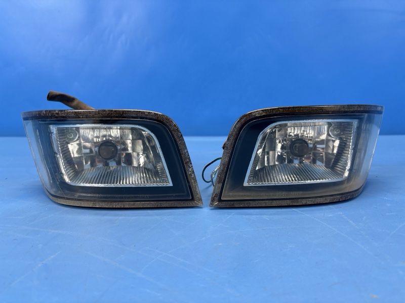 Фара противотуманная передняя TOYOTA OPA ZCT10 1ZZFE 81221-63010 контрактная