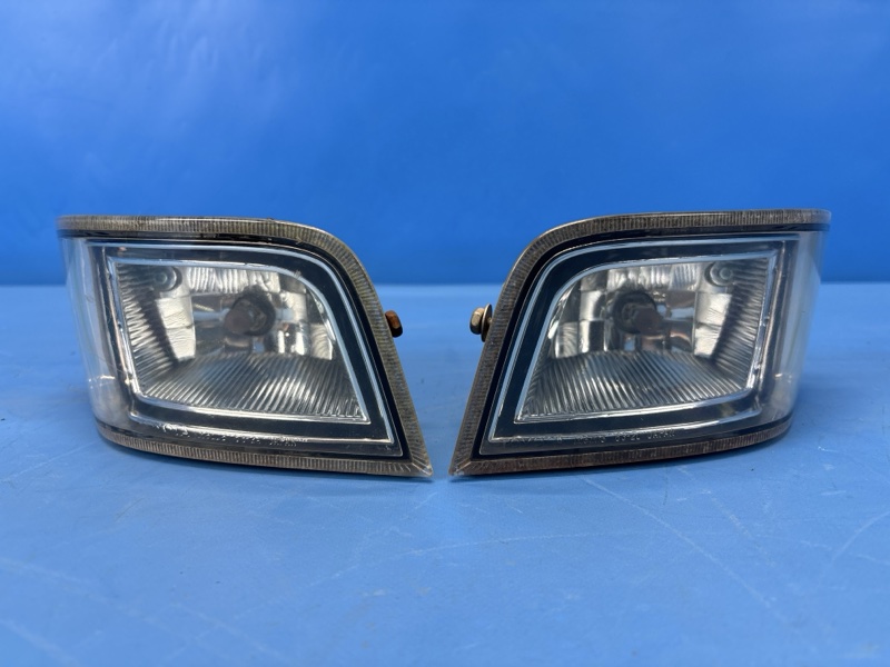 Фара противотуманная передняя TOYOTA OPA ZCT10 1ZZFE 81221-63010 контрактная