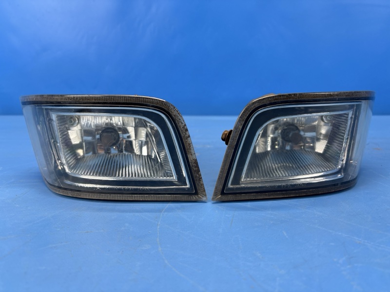 Фара противотуманная передняя TOYOTA OPA ZCT10 1ZZFE 81221-63010 контрактная