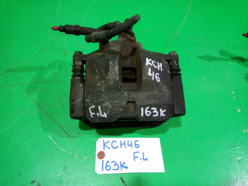 Суппорт Toyota Regius KCH46 передний левый (б/у)