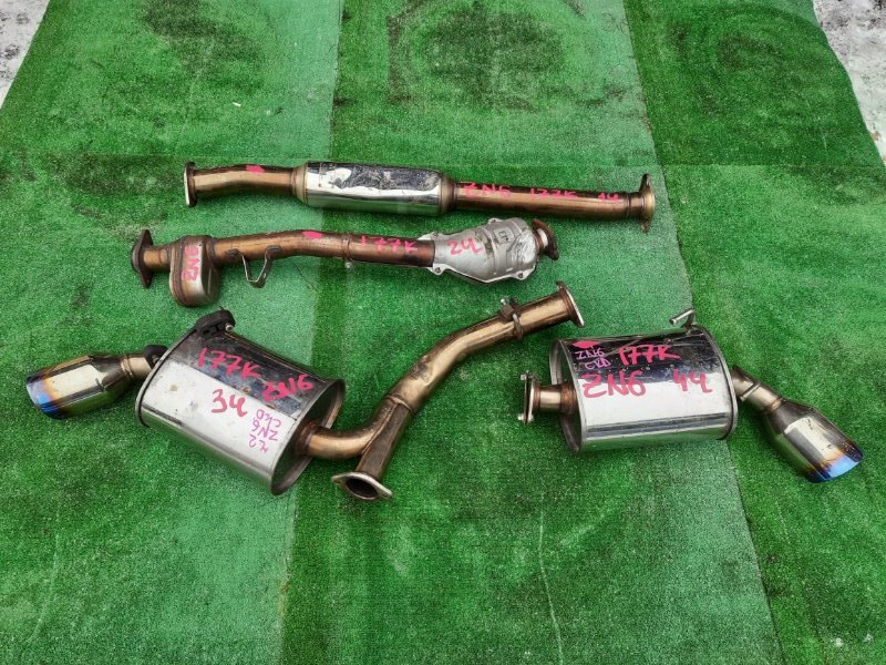 Глушитель Toyota Gt86 ZN6 (б/у) Глушитель Toyota Gt86 ZN6 (б/у)