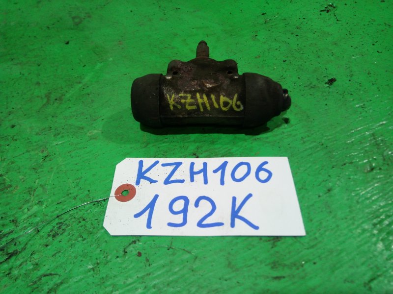 Тормозной цилиндр Toyota Hiace KZH106 задний (б/у)