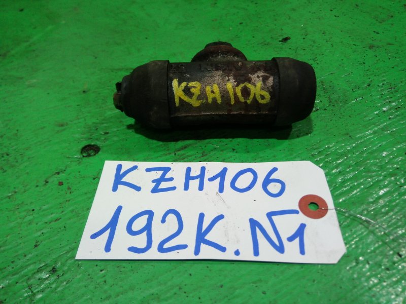 Тормозной цилиндр Toyota Hiace KZH106 задний (б/у) №1