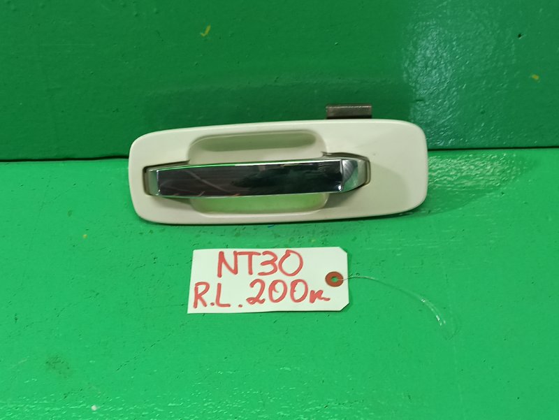 Ручка двери внешняя Nissan Xtrail NT30 задняя левая (б/у)