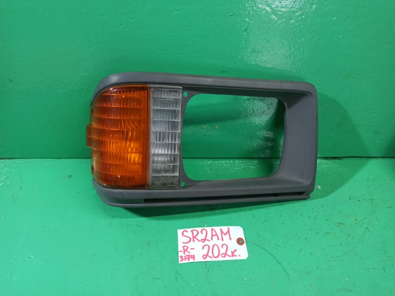 Габарит Mazda Bongo SR2AM правый (б/у)