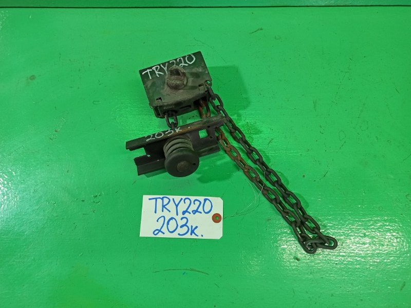 Крепление запасного колеса Toyota Dyna TRY220 (б/у)