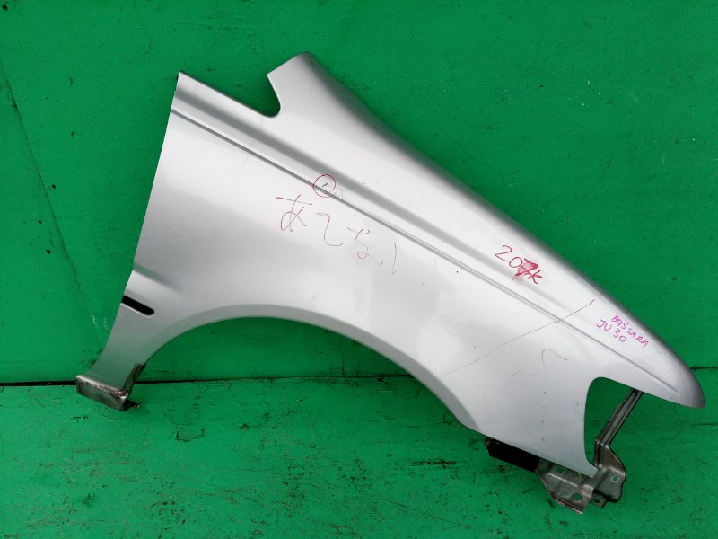 Крыло Nissan Bassara U30 2003 переднее правое (б/у)