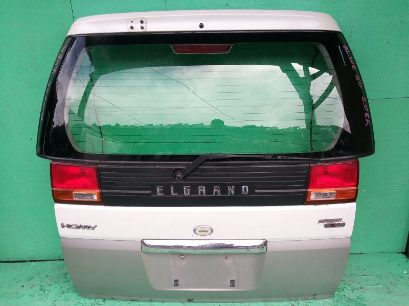 Дверь задняя Nissan Elgrand E50 (б/у)