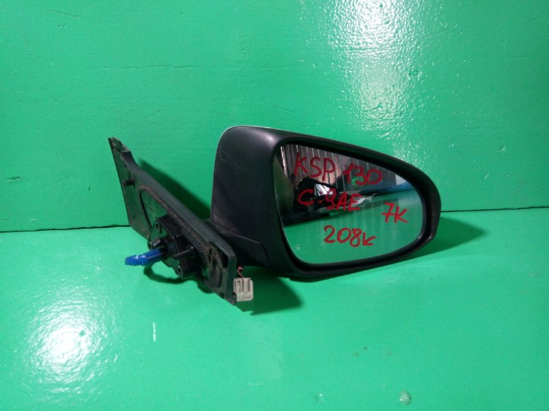 Зеркало Toyota Vitz KSP130 переднее правое (б/у)