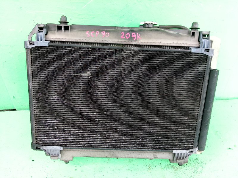 Радиатор основной Toyota Vitz SCP90 2SZ-FE (б/у)