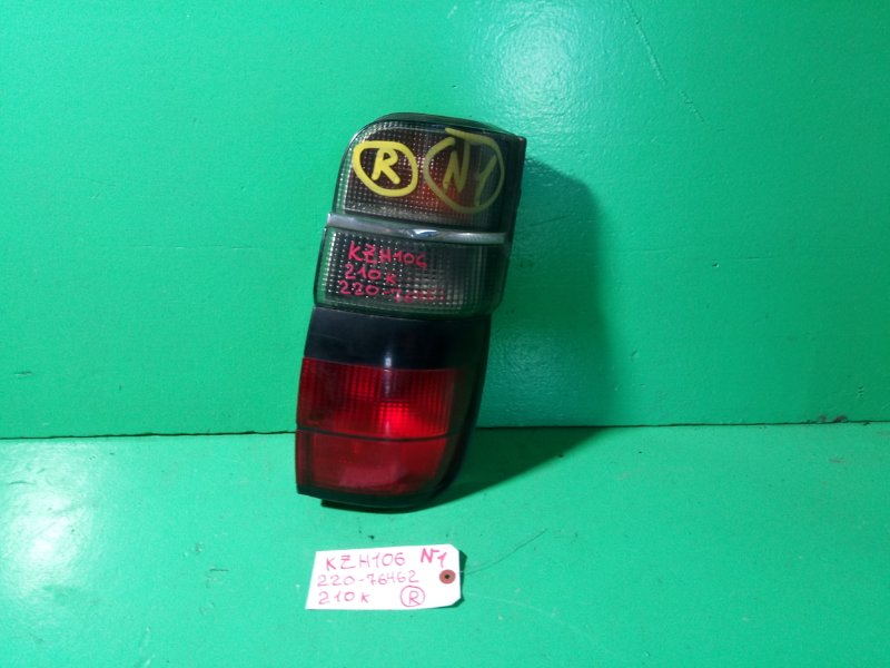 Стоп-сигнал Toyota Hiace KZH106 правый (б/у) №1
