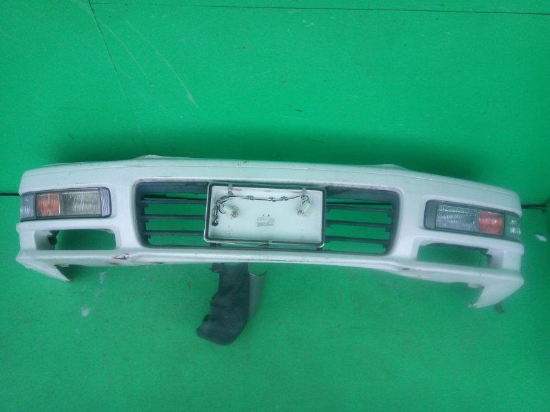 Бампер Nissan Gloria HY33 передний (б/у)