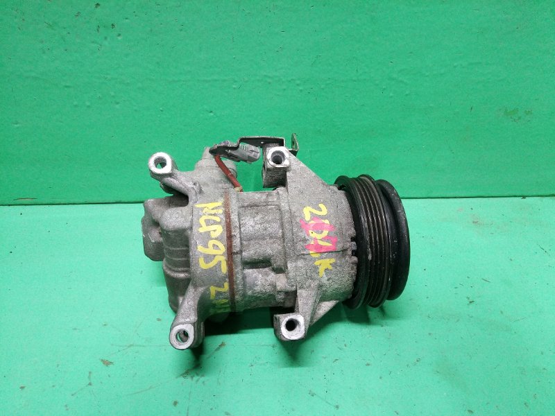 Компрессор кондиционера Toyota Vitz NCP95 2NZ-FE (б/у)