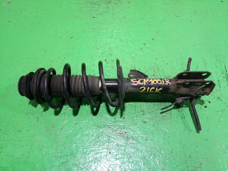 Стойка Toyota Ractis SCP100 передняя правая (б/у)
