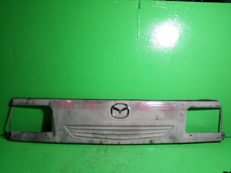 Решетка радиатора Mazda Bongo SKE6V (б/у)