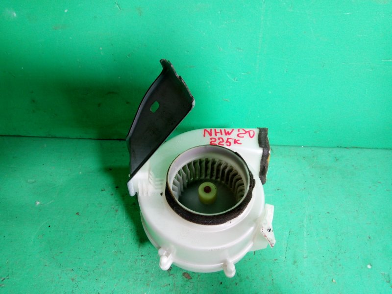 Мотор охлаждения батареи Toyota Prius NHW20 (б/у)