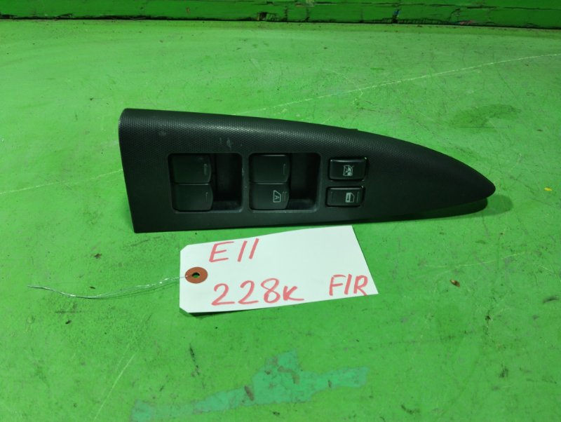 Блок упр. стеклоподьемниками Nissan Note E11 передний правый (б/у)