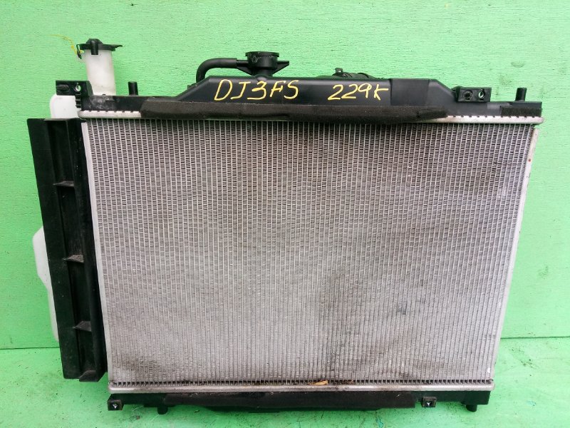 Радиатор основной Mazda Demio DJ3FS (б/у)