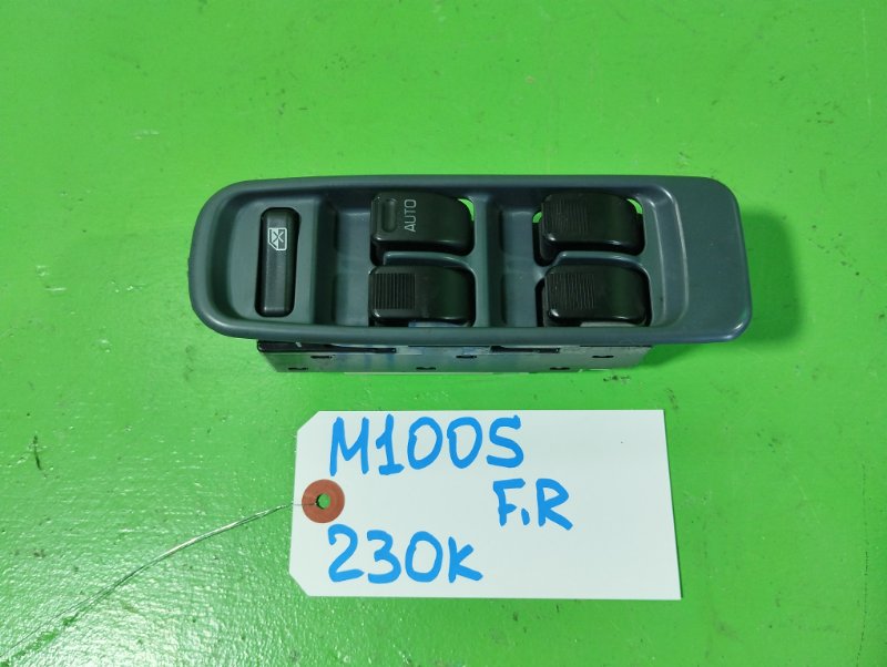 Блок упр. стеклоподьемниками Daihatsu Storia M100S передний правый (б/у)