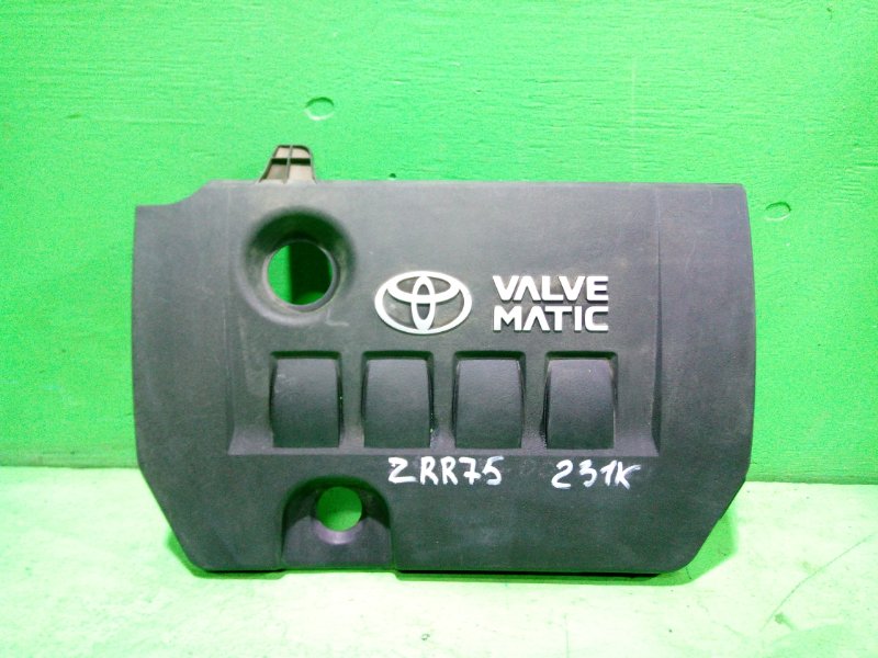 Пластиковая крышка на двс Toyota Noah ZRR75 (б/у)
