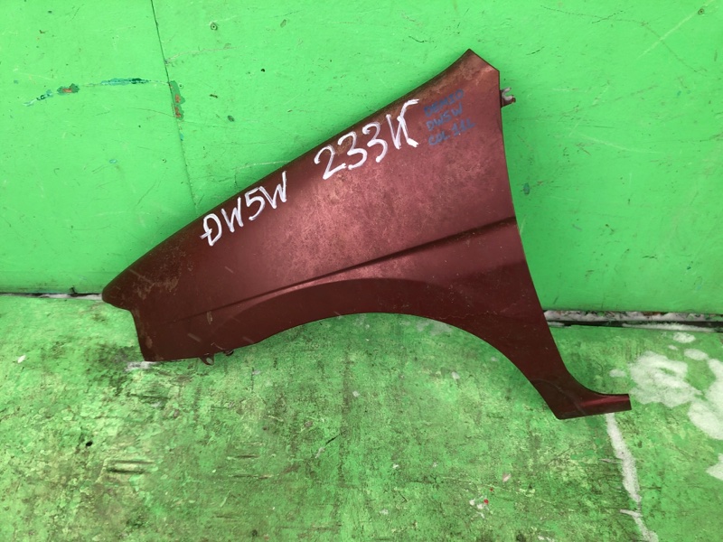 Крыло Mazda Demio DW5W переднее левое (б/у)