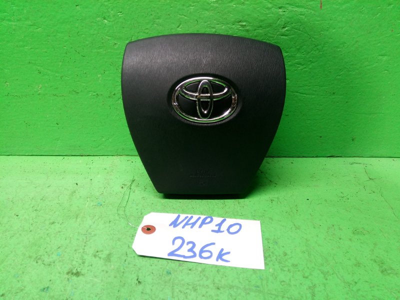 Airbag на руль Toyota Aqua NHP10 (б/у)
