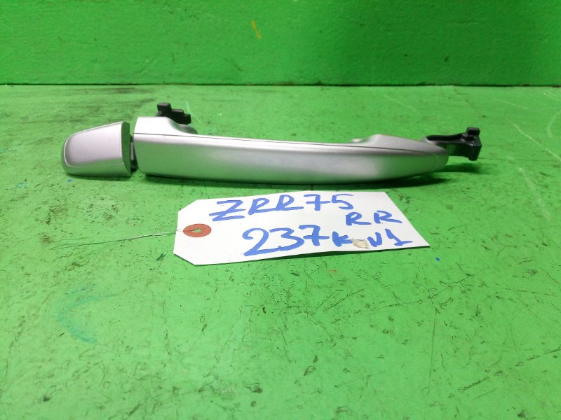 Ручка двери внешняя Toyota Noah ZRR75 задняя правая (б/у) #1