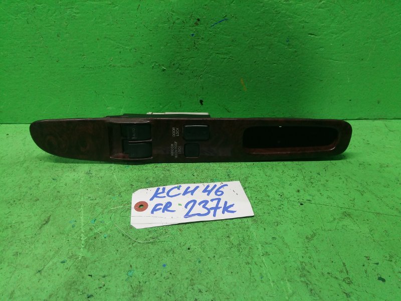 Блок упр. стеклоподьемниками Toyota Regius KCH46 передний правый (б/у)