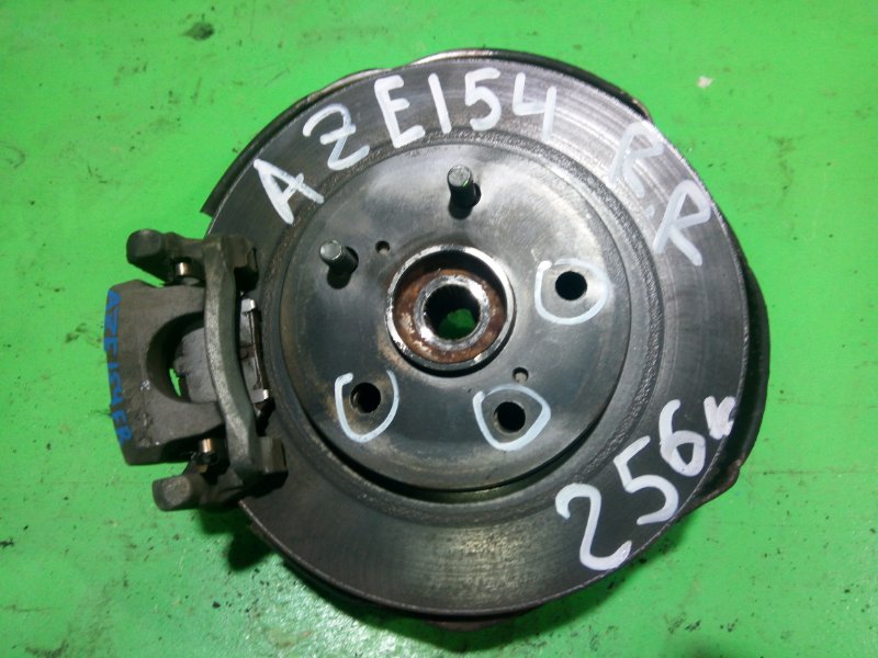Ступица Toyota Auris AZE154 задняя правая (б/у)