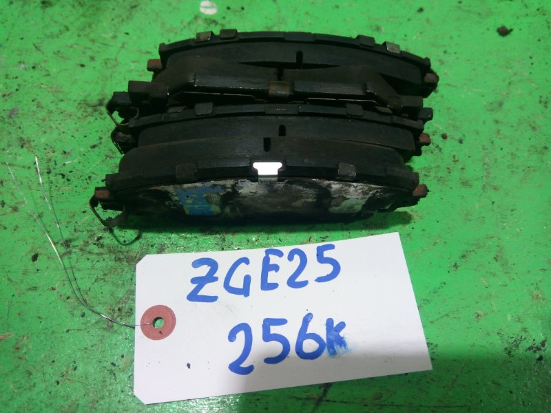 Тормозные колодки Toyota Wish ZGE25 переднее (б/у)