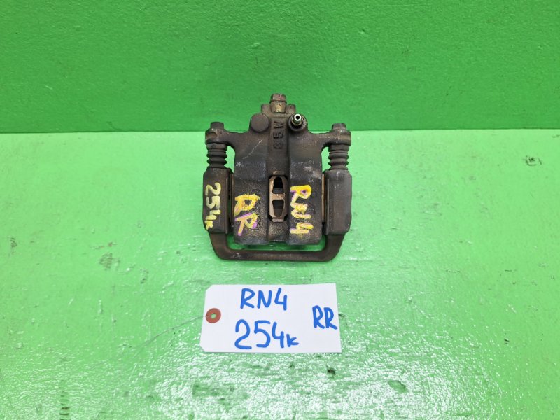 Суппорт Honda Stream RN4 задний правый (б/у)