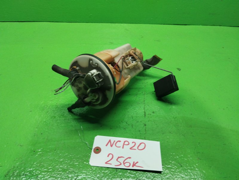 Бензонасос Toyota Funcargo NCP20 (б/у)