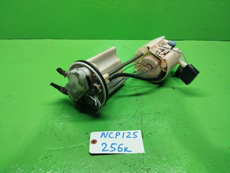 Бензонасос Toyota Ractis NCP125 (б/у)