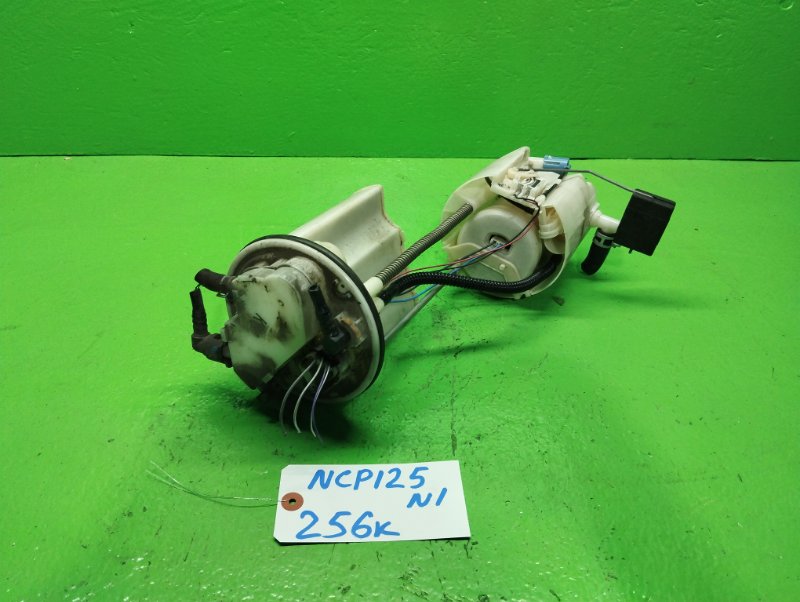 Бензонасос Toyota Ractis NCP125 (б/у) N1