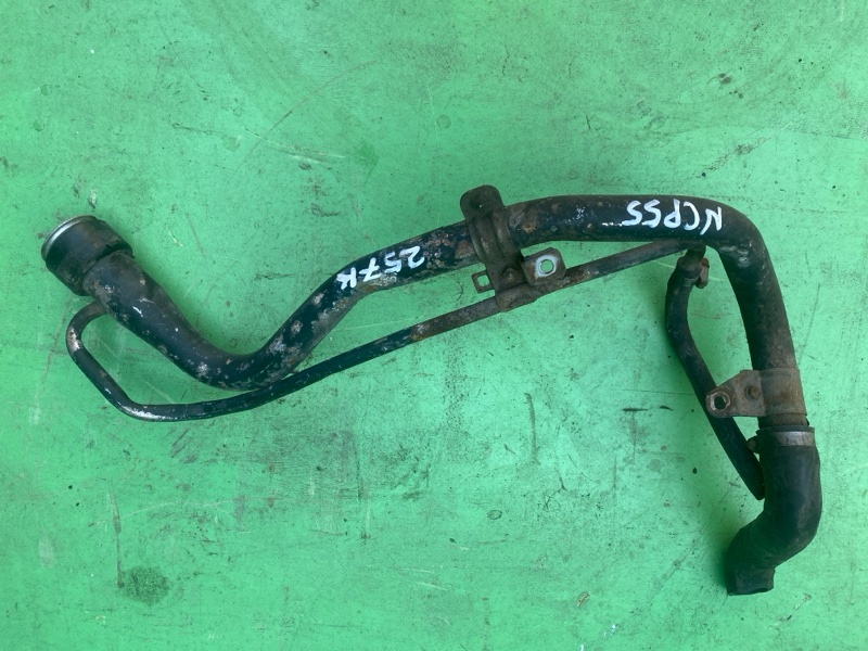 Горловина топливного бака Toyota Probox NCP55 (б/у)