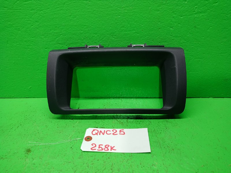 Консоль магнитофона TOYOTA BB QNC25 (б/у)