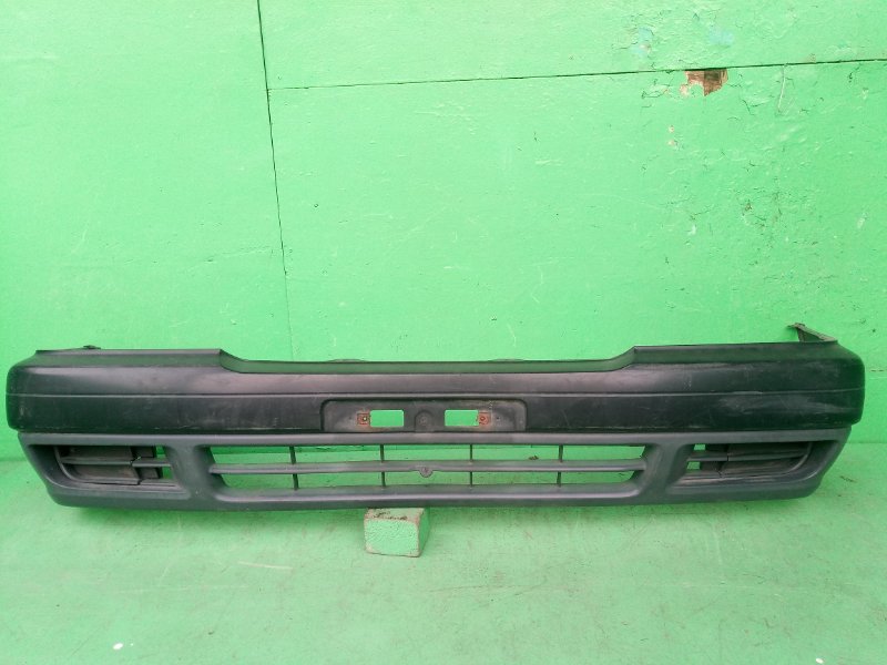 Бампер Toyota Crown LXS11 передний (б/у)