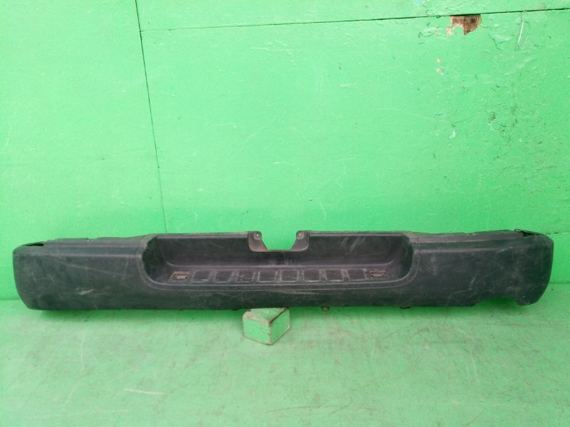 Бампер Toyota Hiace KDH206 задний (б/у)