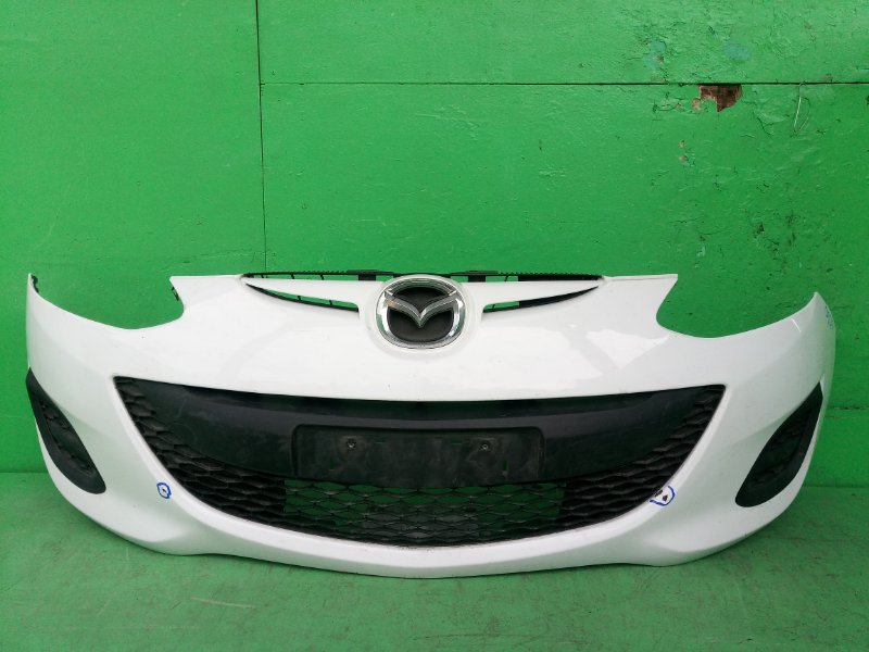 Бампер Mazda Demio DE5FS передний (б/у)